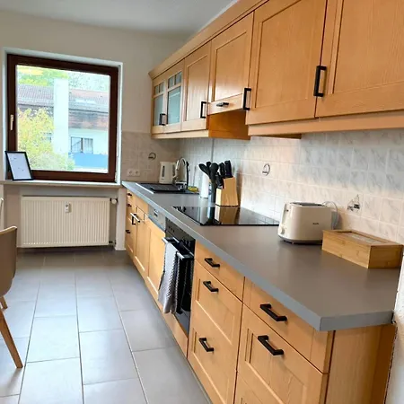 Appartement Perfekt Fuer 4-6! Kueche Garage S-bahnhof Flughafen *