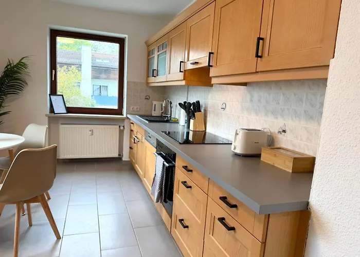 Appartement Perfekt Fuer 4-6! Kueche Garage S-bahnhof Flughafen *
