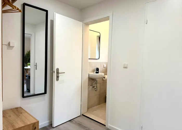 Perfekt Fuer 4-6! Kueche Garage S-bahnhof Flughafen Appartement *